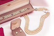 Pearl Jewelry makes great gifts