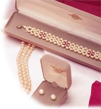 pearls make great gifts!