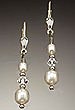 Eva pearl earrings