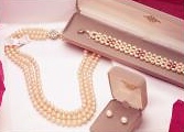pearl jewelry in elegant gift boxes